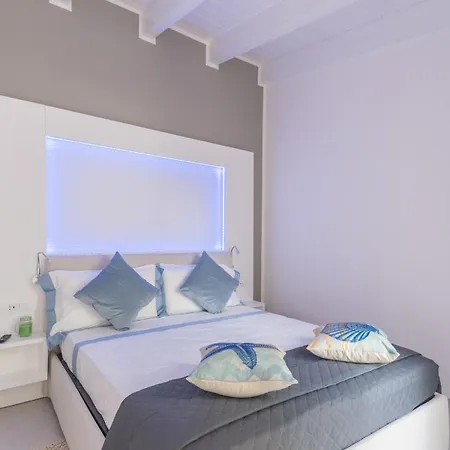 Capo Norax De Luxe Avec Jacuzzi à 250m De La Bed & Breakfast Pula