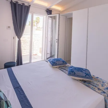 Capo Norax De Luxe Avec Jacuzzi A 250m De La ベッド・アンド・ブレックファスト プーラ