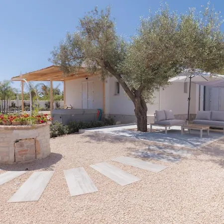 Capo Norax De Luxe Avec Jacuzzi à 250m De La Bed & Breakfast