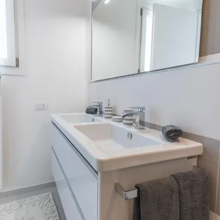 Capo Norax De Luxe Avec Jacuzzi A 250m De La Bed & Breakfast Pula